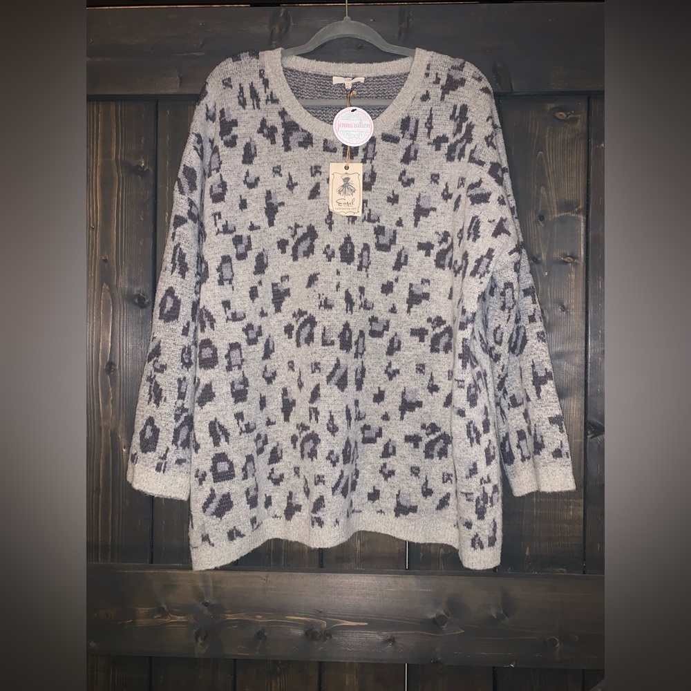 PLUS SIZE LEOPARD PRINT BOUTIQUE SWEATER